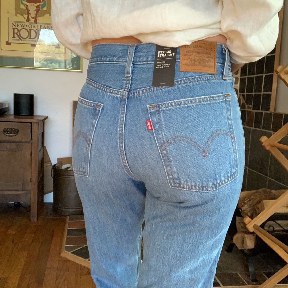 Levi’s wedgie straight jeans!